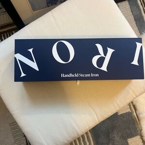 NOR Handheld Steam Iron in Dark Blue